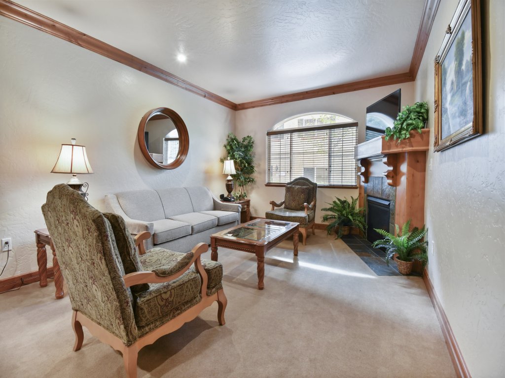 Villa 1076 2 Bed 2 Bath Full Kitchen Vacation Rental in Midway - RedAwning