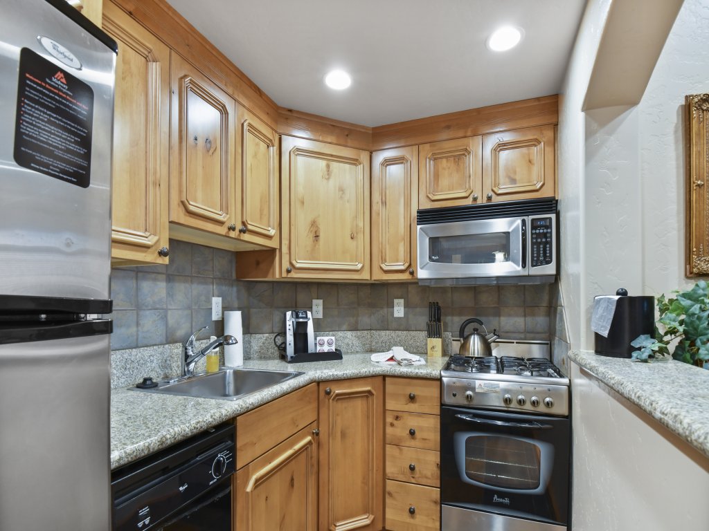 Villa 1076 2 Bed 2 Bath Full Kitchen Vacation Rental in Midway - RedAwning