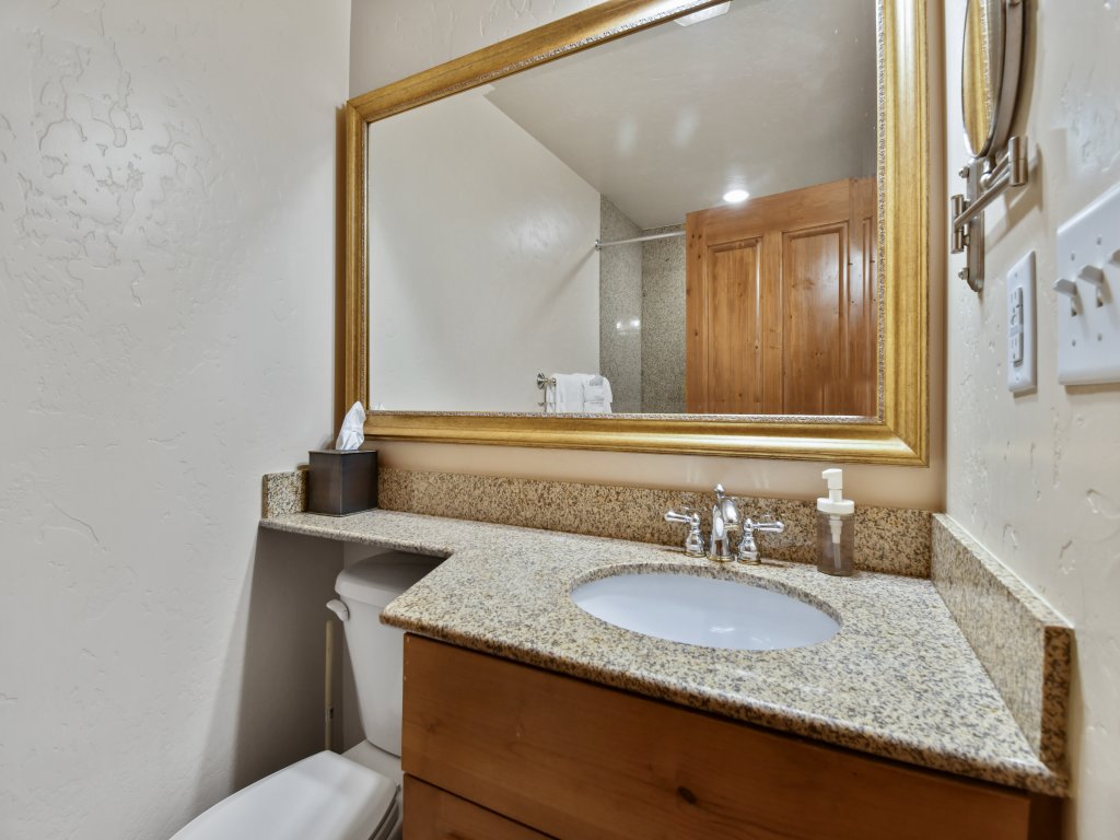 Villa 1076 2 Bed 2 Bath Full Kitchen Vacation Rental in Midway - RedAwning