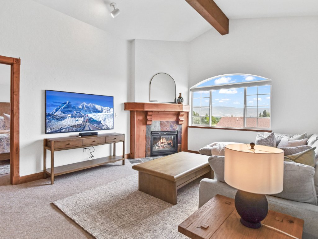 Villa 3073 2 Bed 2 Bath Full Kitchen New Vacation Rental in Midway - RedAwning