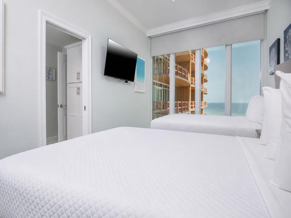 Phoenix Gulf Towers 1604 Vacation Rental in Orange Beach - RedAwning