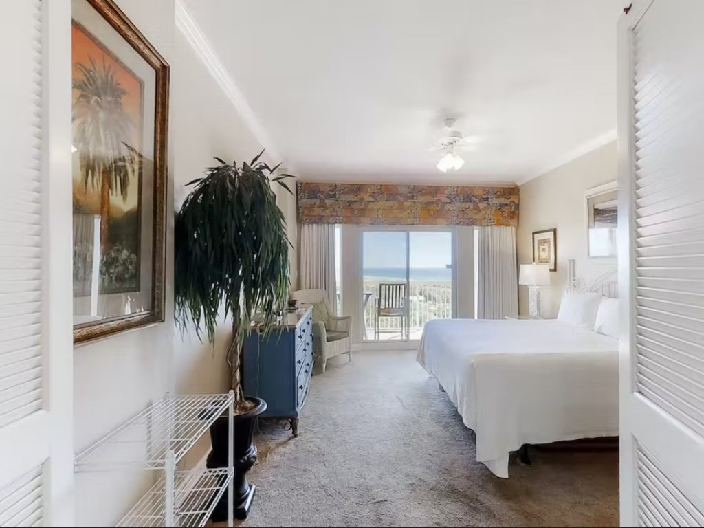 Tops'l 1008 Lockoff Vacation Rental in Miramar Beach - RedAwning