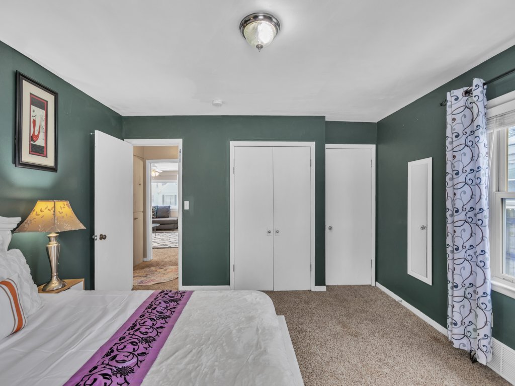 Lovely PET FRIENDLY three bedroom in desirable Urbandale Location! Vacation Rental in Michigan - RedAwning