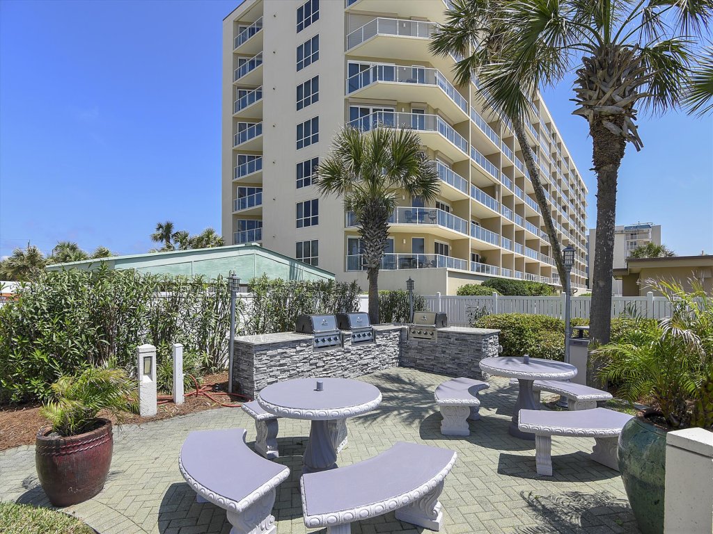 Silver Beach 1702E Vacation Rental in Destin - RedAwning