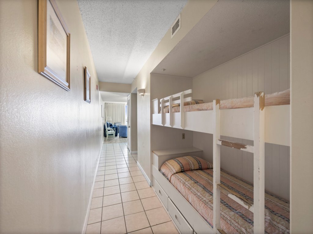 Pelican Beach 1910 Vacation Rental in Destin - RedAwning