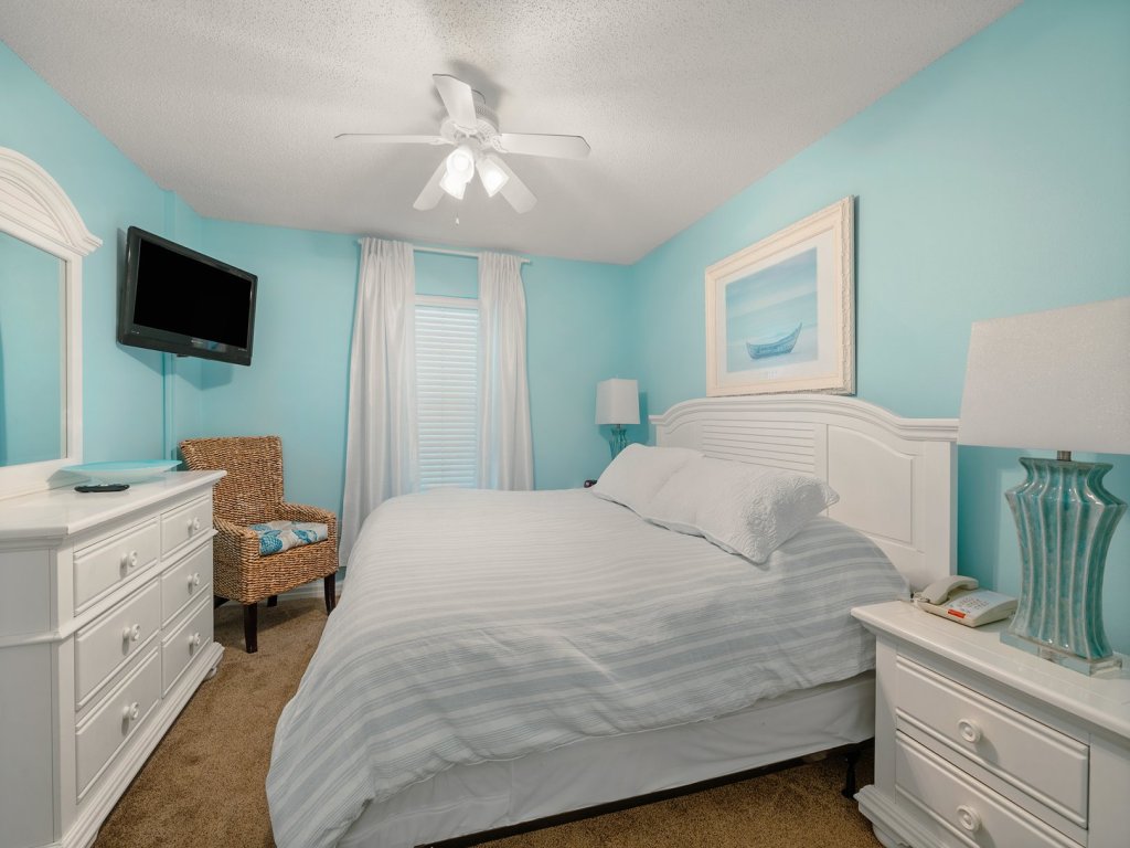 Pelican Beach 0805 Vacation Rental in Destin - RedAwning