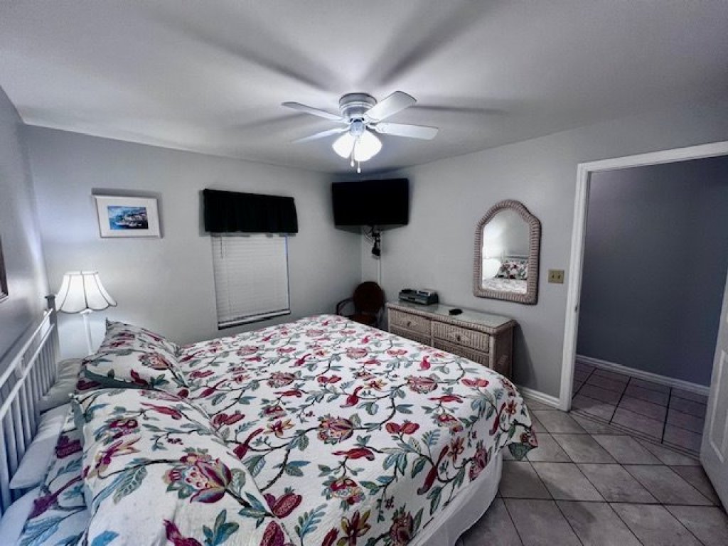 Pelican Beach 0404 Vacation Rental in Destin - RedAwning