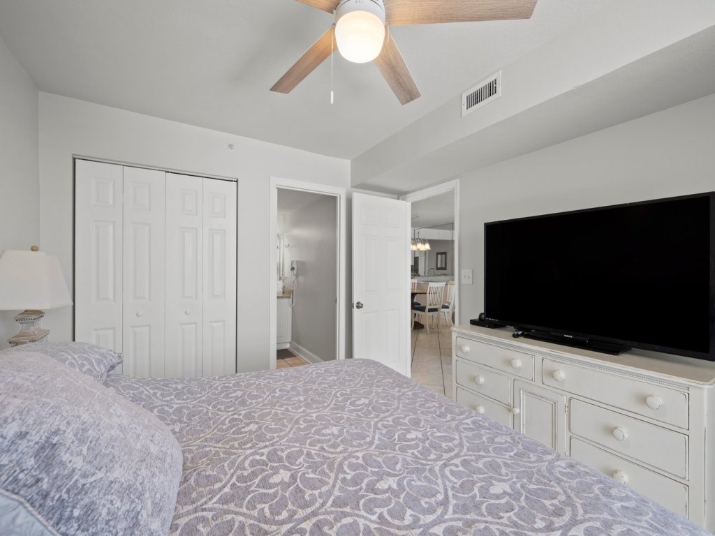 Pelican Beach 1414 Vacation Rental in Destin - RedAwning