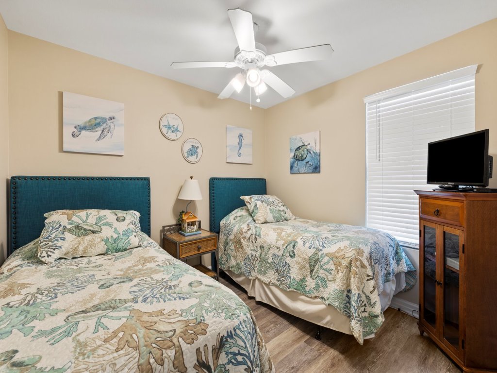 Pelican Beach 0815 Vacation Rental in Destin - RedAwning