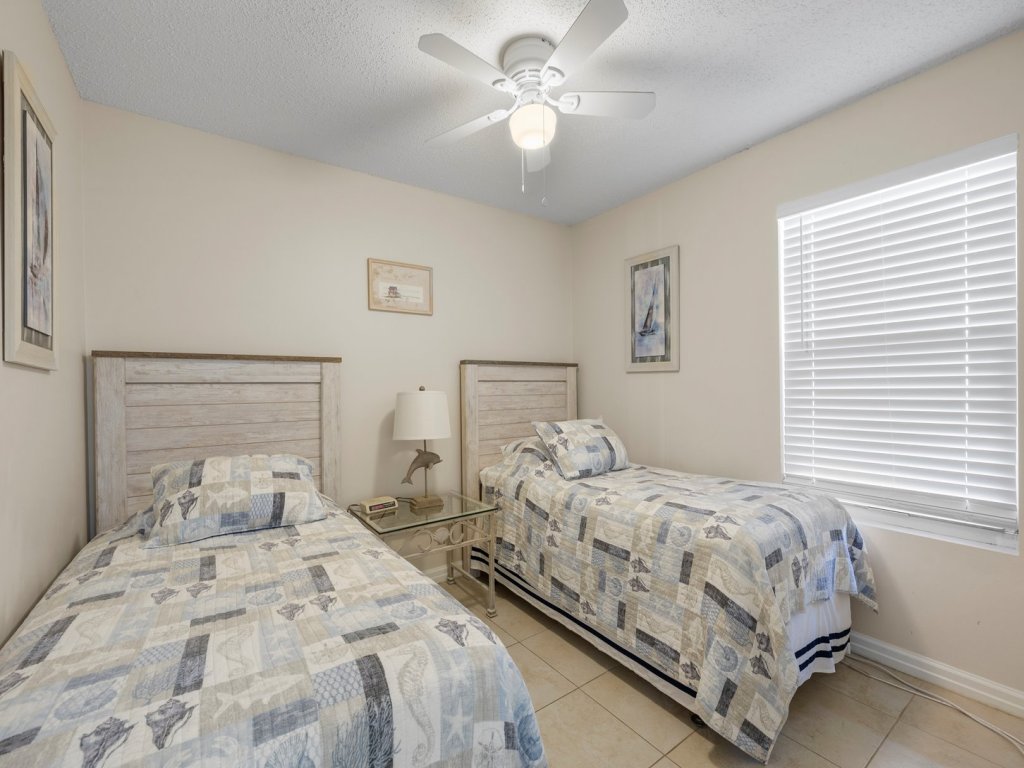 Pelican Beach 1412 Vacation Rental in Florida - RedAwning