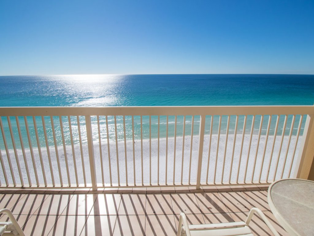 Pelican Beach 1504 Vacation Rental in Destin - RedAwning