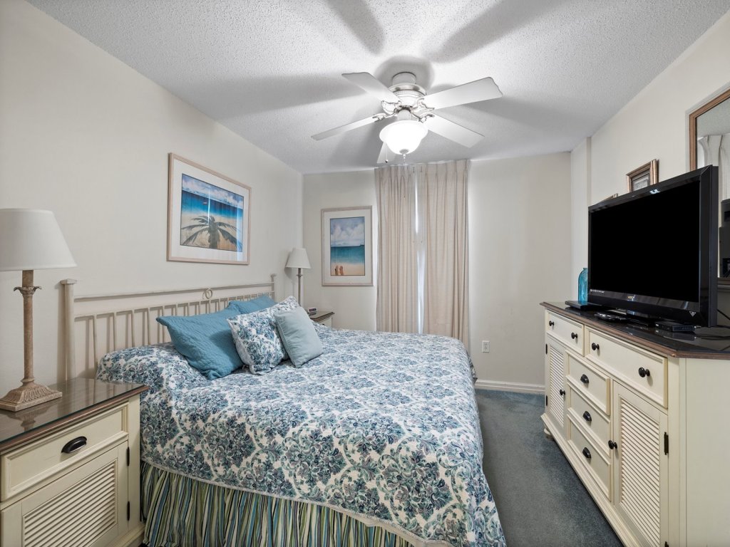 Pelican Beach 1008 Vacation Rental in Destin - RedAwning