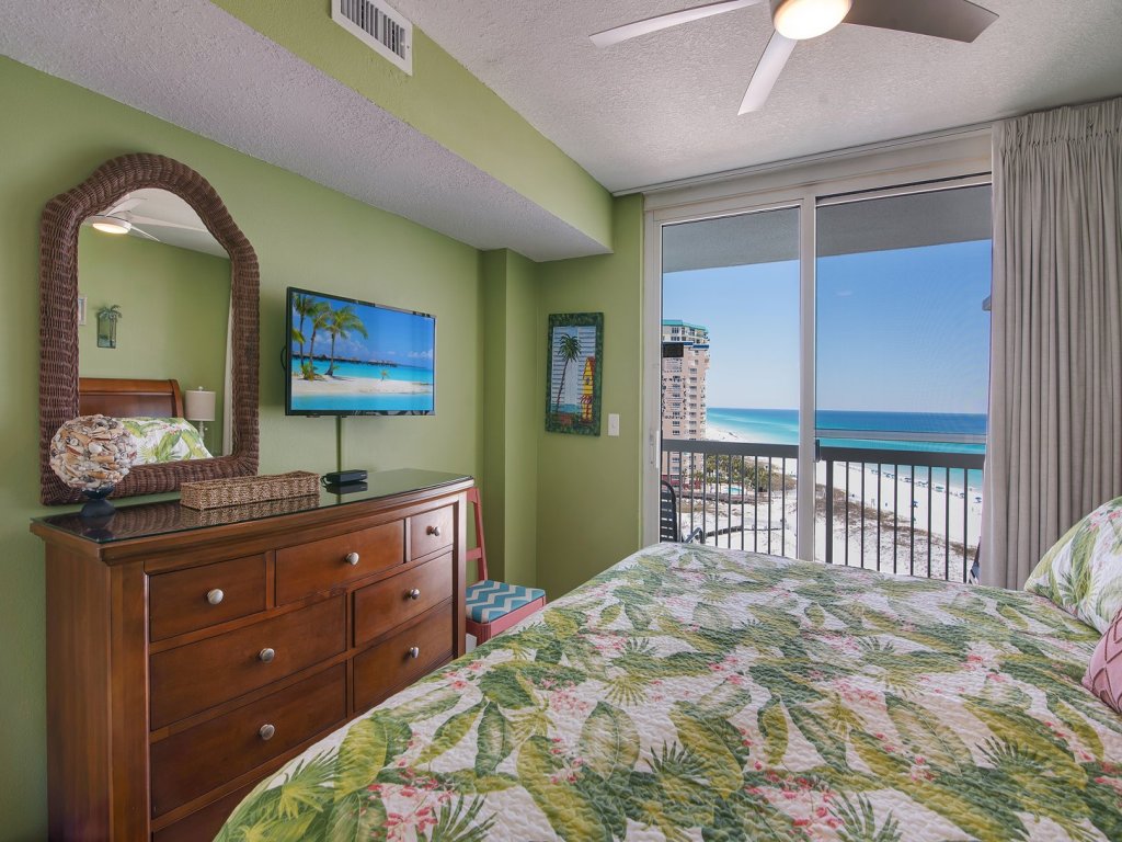 Pelican Beach 1014 Vacation Rental in Destin - RedAwning