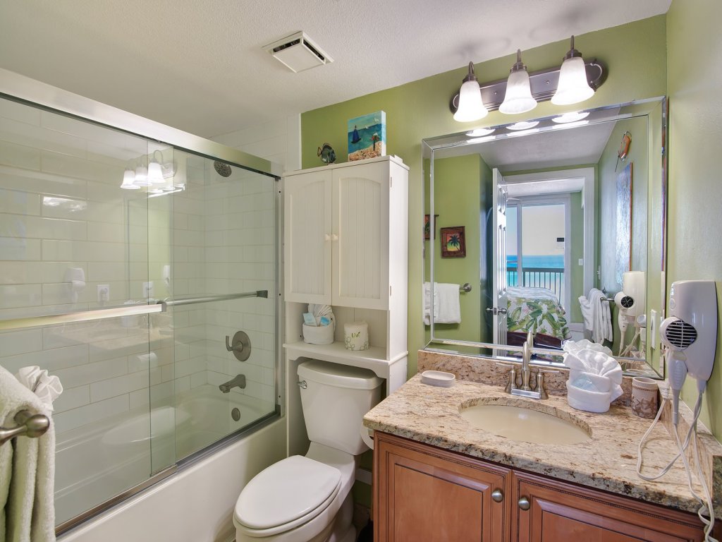Pelican Beach 1014 Vacation Rental in Destin - RedAwning