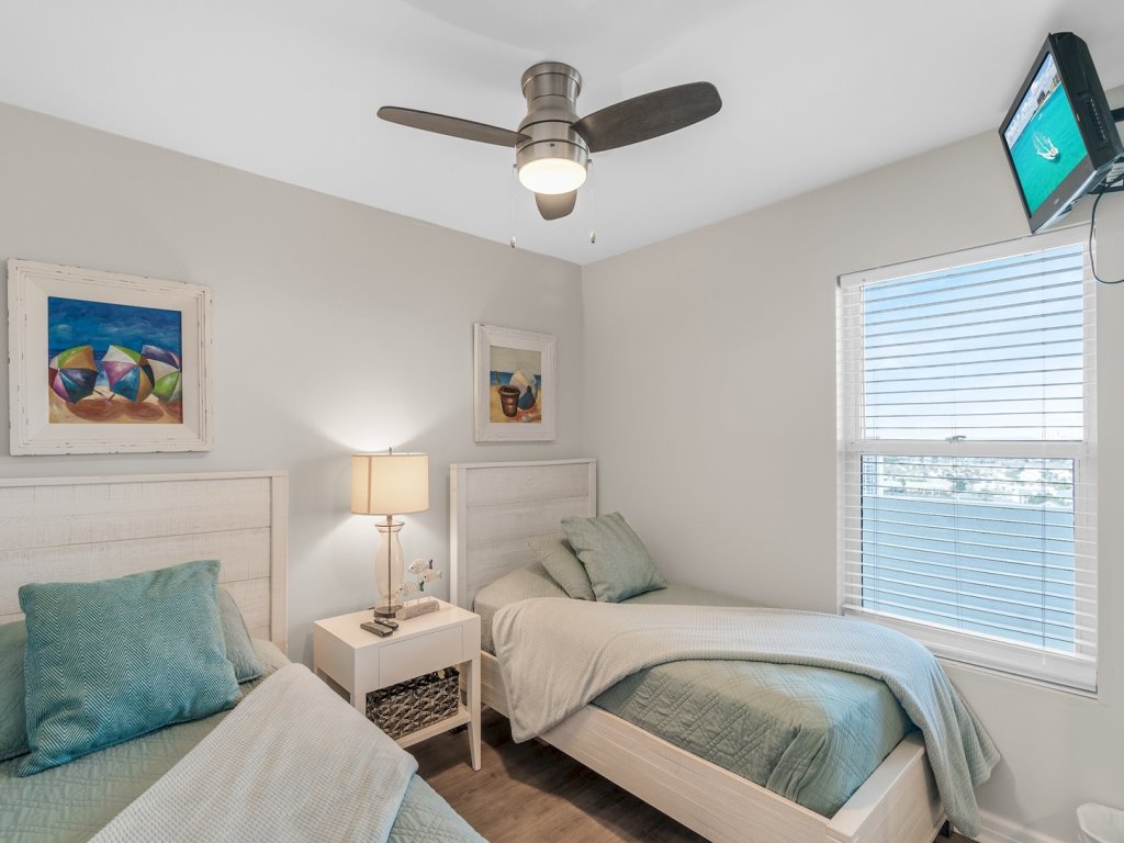 Pelican Beach 1716 Vacation Rental in Destin - RedAwning