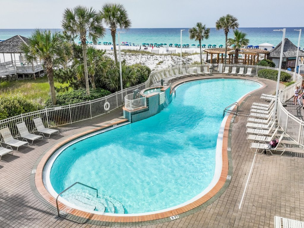 Pelican Beach 1716 Vacation Rental in Destin - RedAwning