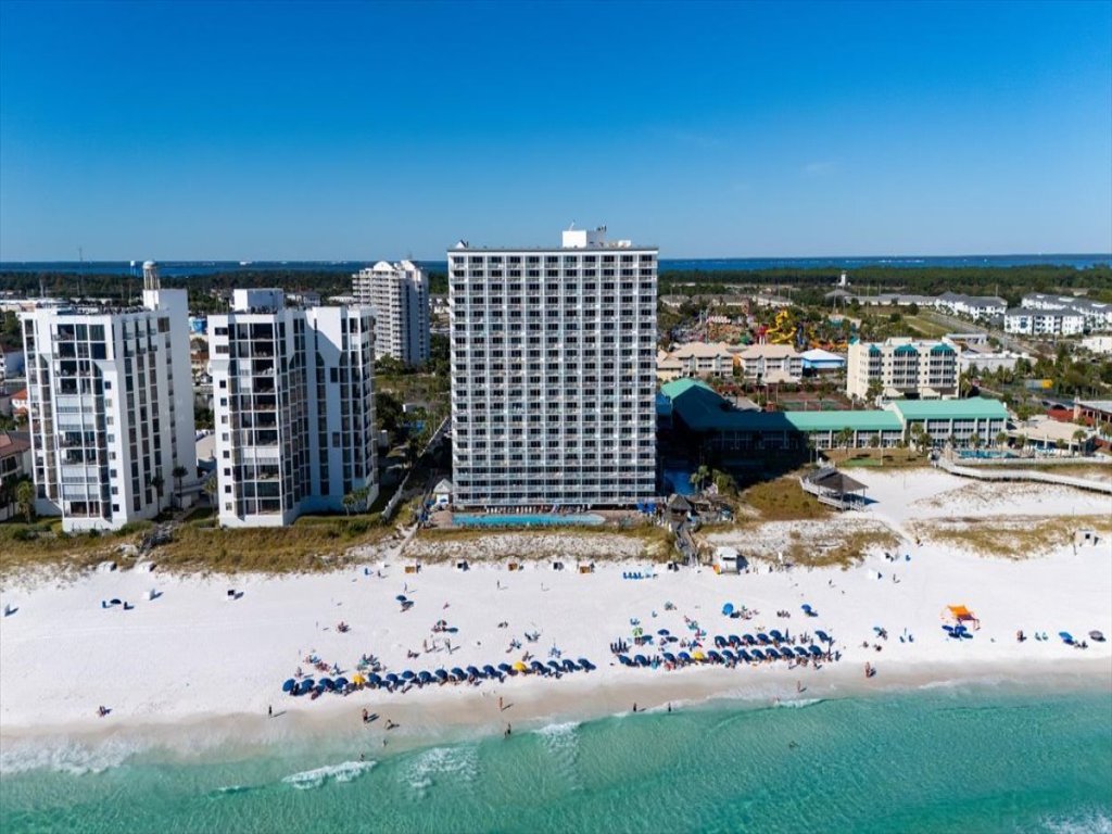 Pelican Beach 1110 Vacation Rental in Destin - RedAwning