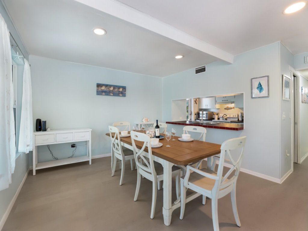 Coquina Cottage B Vacation Rental in Anna Maria - RedAwning