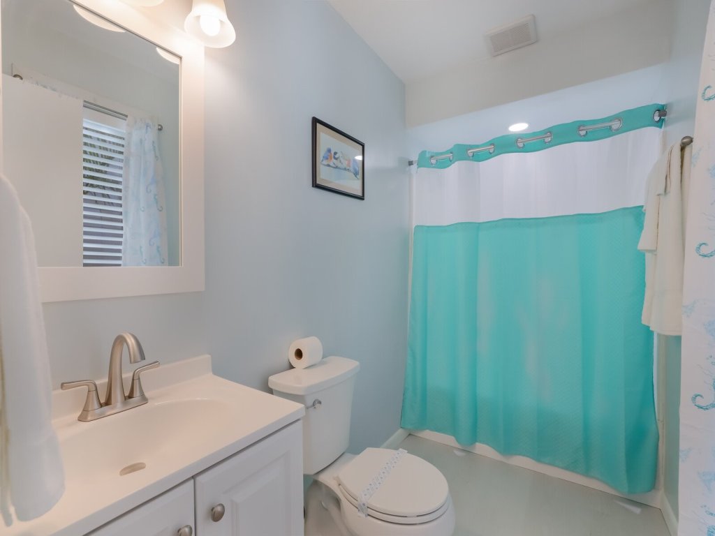 Coquina Cottage B Vacation Rental in Anna Maria - RedAwning