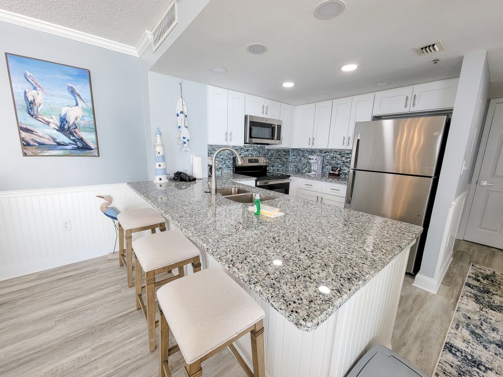 510 South Hampton Vacation Rental in Myrtle Beach - RedAwning