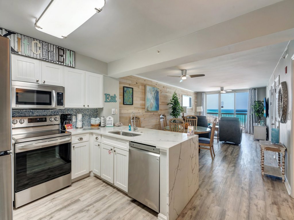 Pelican Beach 1213 Vacation Rental in Destin - RedAwning