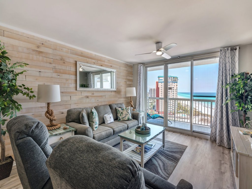 Pelican Beach 1213 Vacation Rental in Destin - RedAwning