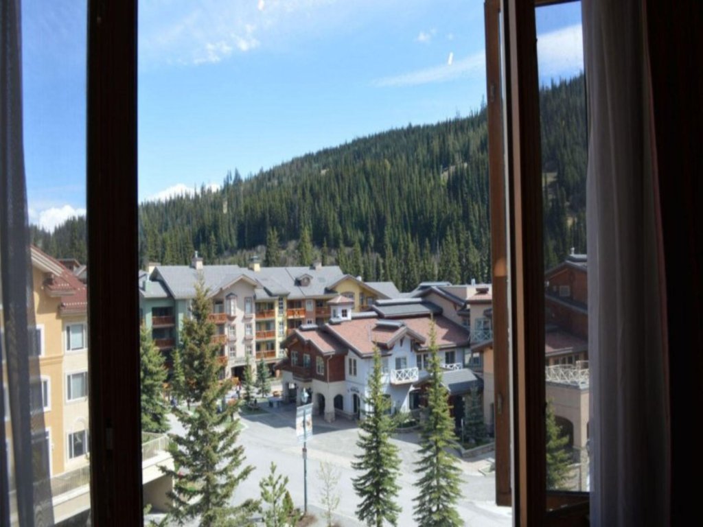 Cahilty Hotel and Suites 1 Bed 1 Bath Queen+Murphy,SS - Sleeps 6 Vacation Rental - RedAwning