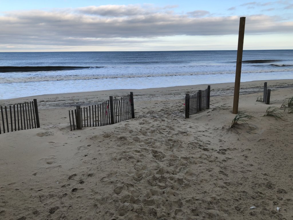 Queen Anne's Revenge at the Beach Vacation Rental in Kitty Hawk - RedAwning