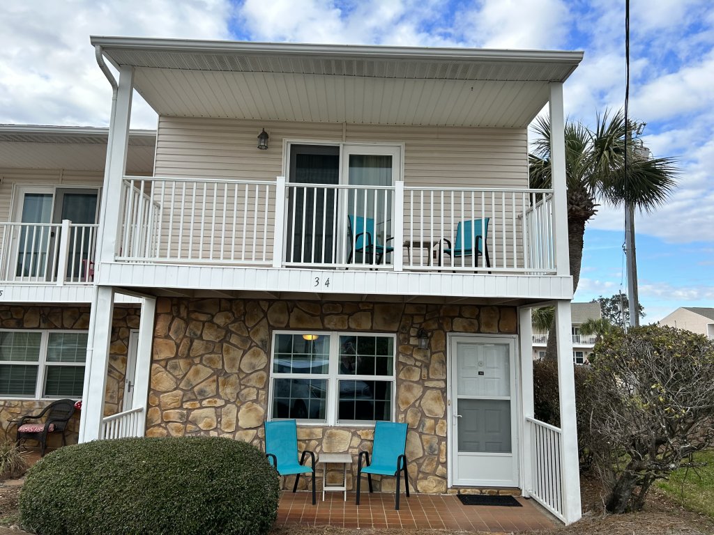 Tropical Hideaway Vacation Rental in Miramar Beach - RedAwning
