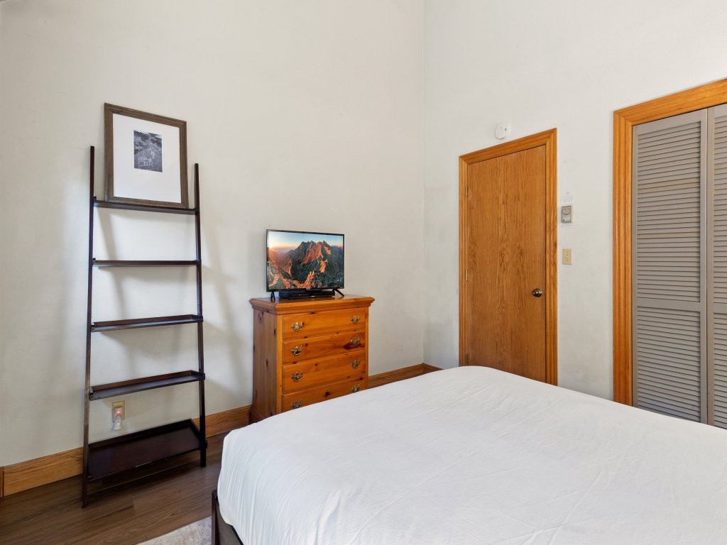 Cimarron Lodge 31 Vacation Rental in Telluride - RedAwning