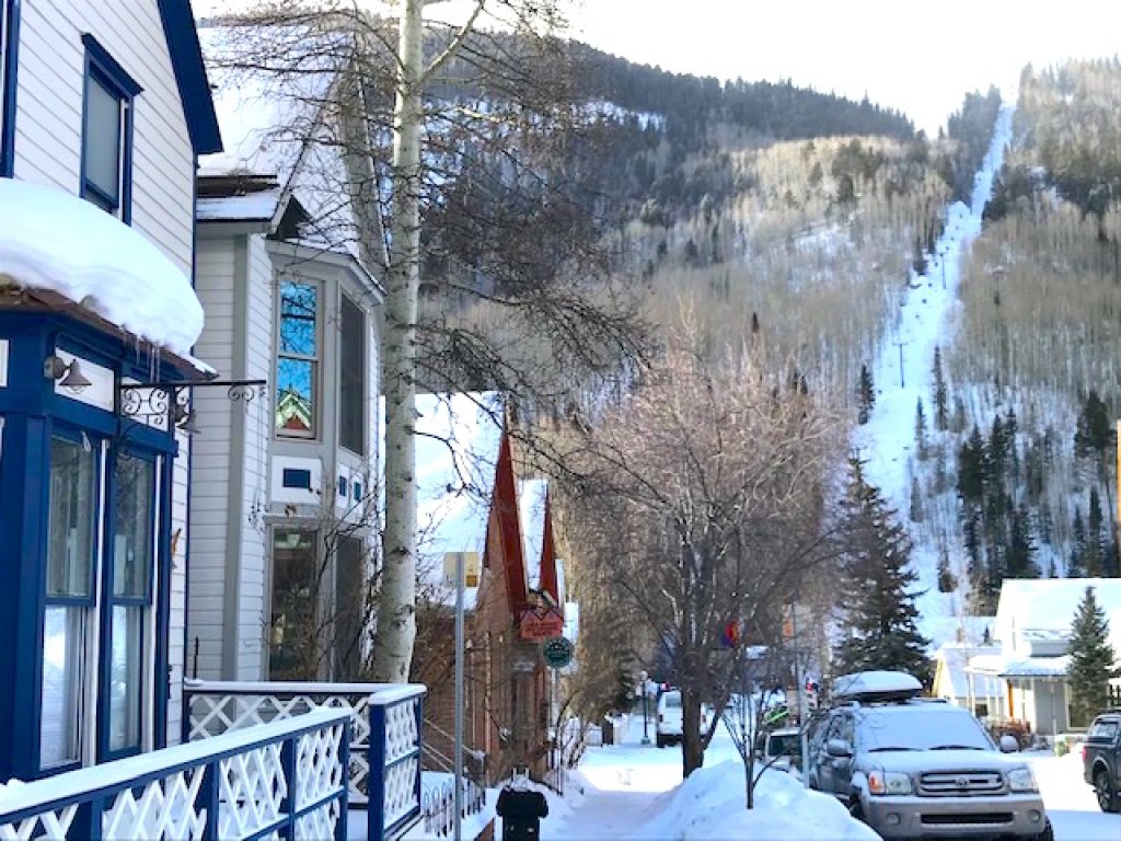 South Oak Treehouse Vacation Rental in Telluride - RedAwning