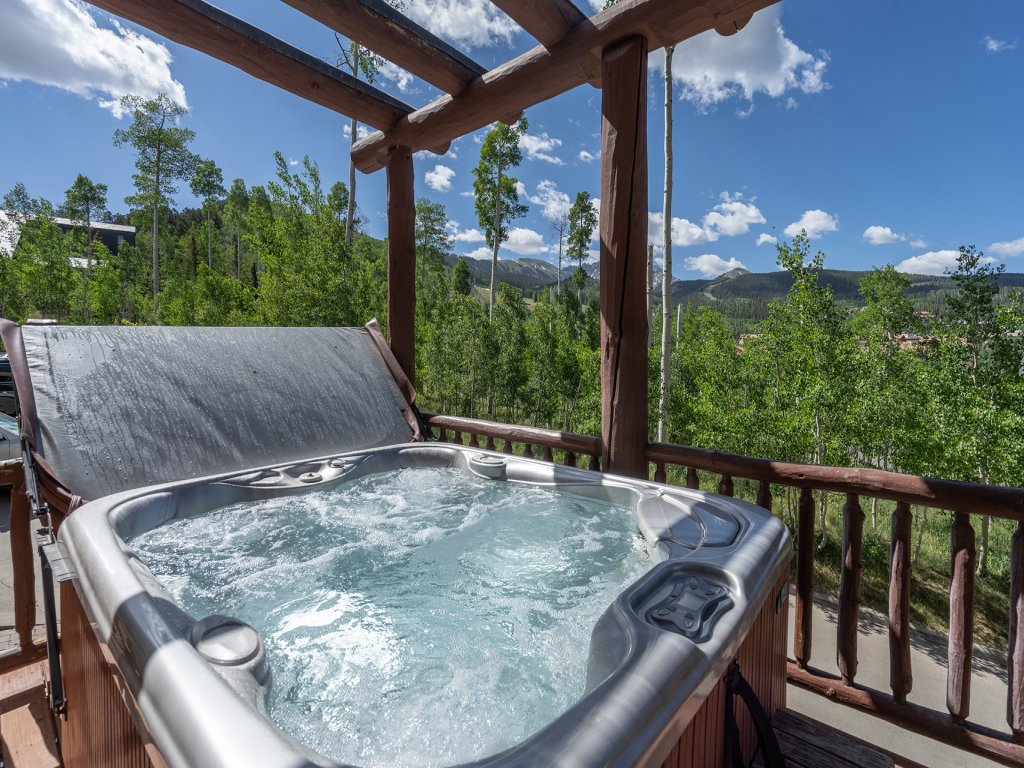 Ridgeline Retreat Vacation Rental in Mountain Village - RedAwning