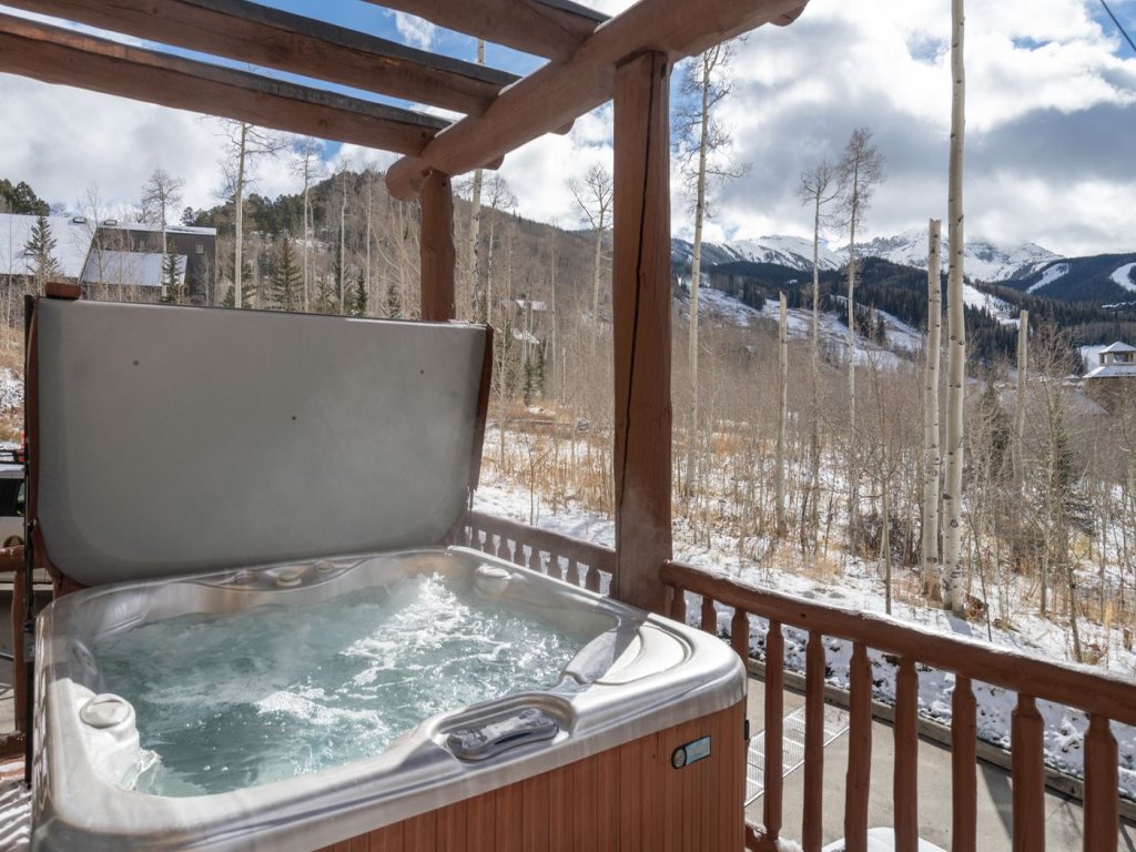 Ridgeline Retreat Vacation Rental in Mountain Village - RedAwning