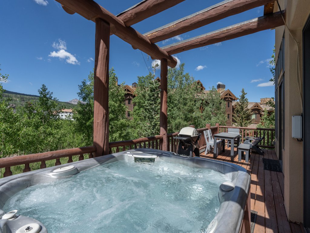 Ridgeline Retreat Vacation Rental in Mountain Village - RedAwning