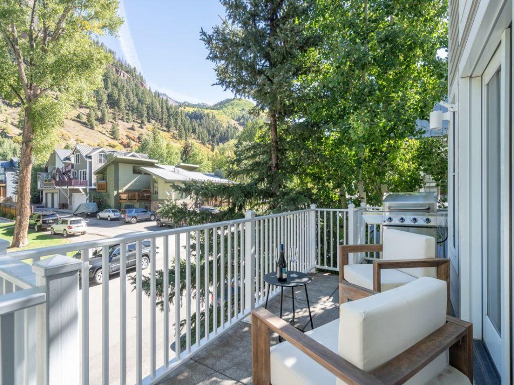 Chalet Columbia Vacation Rental in Telluride - RedAwning