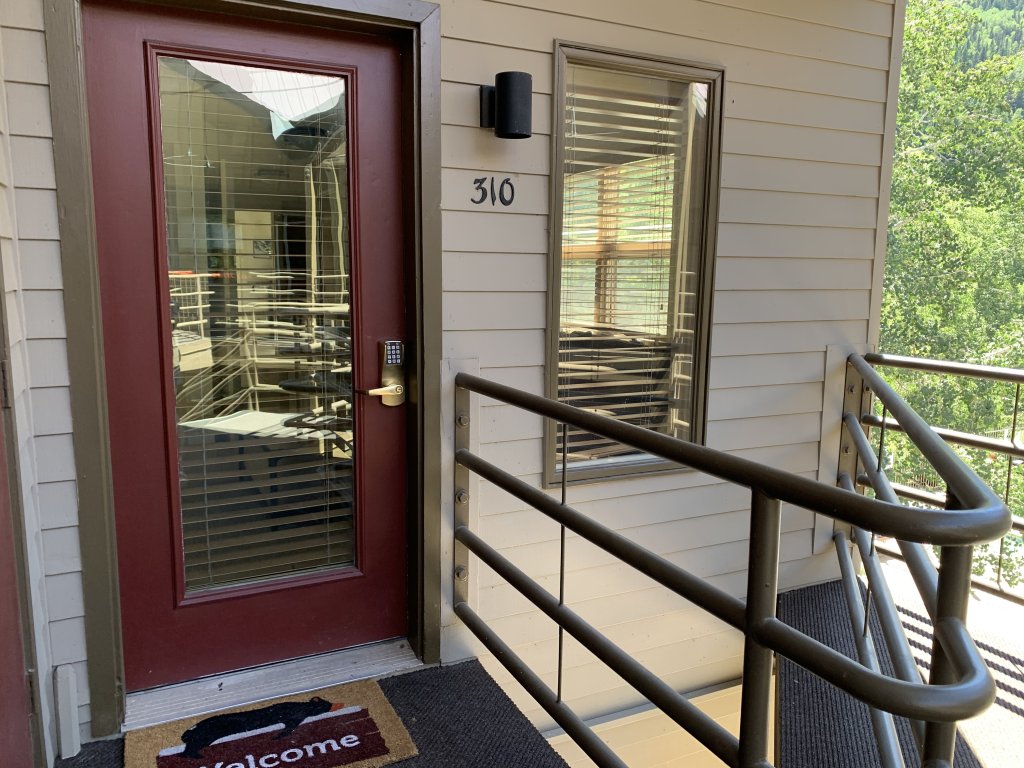 Cloud Nine, Walk to Gondola, Top Floor on River & Hot Tub Vacation Rental in Telluride - RedAwning