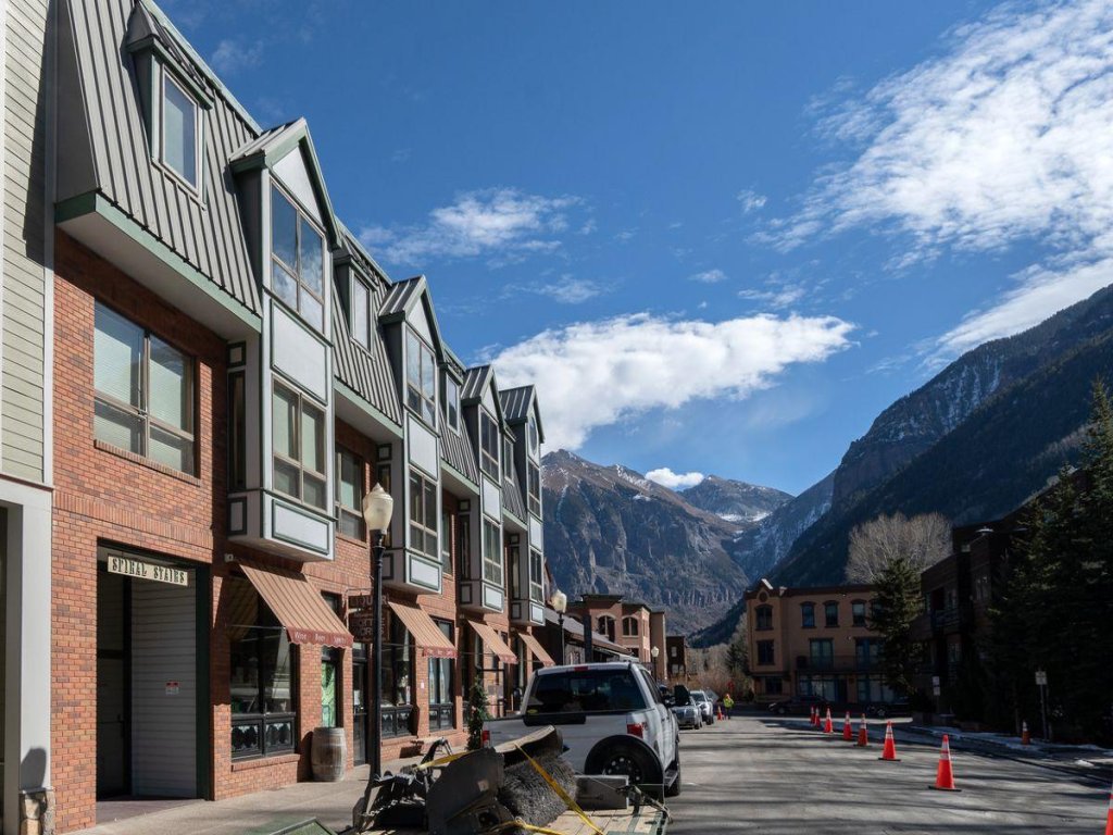 Spiral Stairs R11 Vacation Rental in Telluride - RedAwning