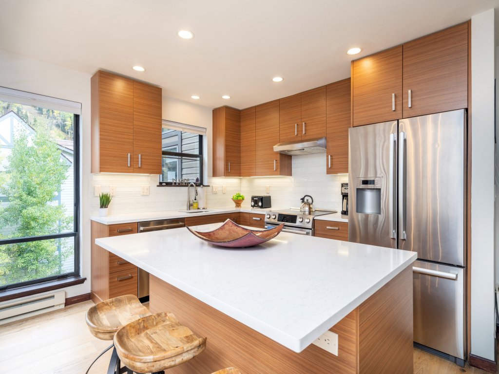Big & Bright Hidden Gem w/ Garage, Hot Tub, Lux Kitchen Vacation Rental in Telluride - RedAwning