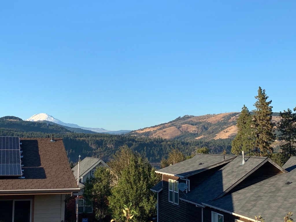 Westside Mountain View Vacation Rental in Hood River - RedAwning