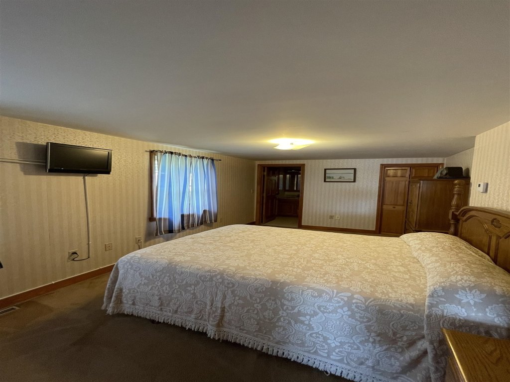 LOON LODGE  LIMIT 8 Vacation Rental in Maine - RedAwning