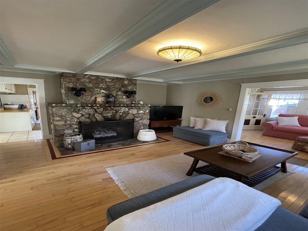 MAINE STAY LAKE HOUSE-LIMIT12 Vacation Rental in Maine - RedAwning