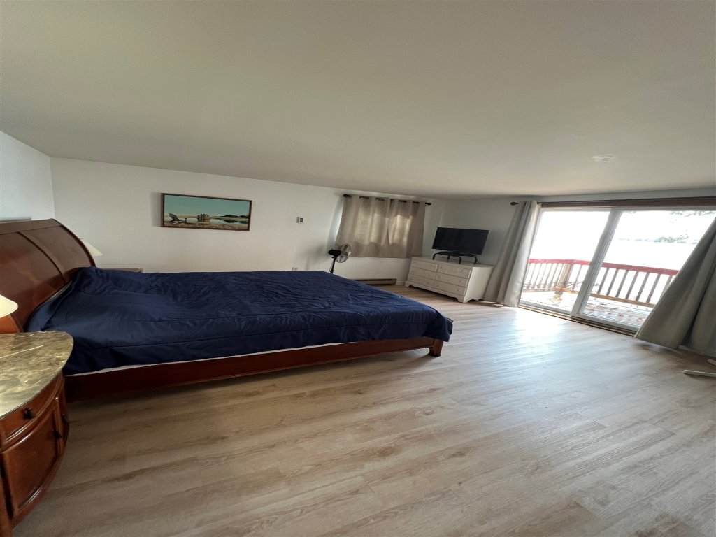 JORDAN BAY GETAWAY LIMIT 8 Vacation Rental in Maine - RedAwning