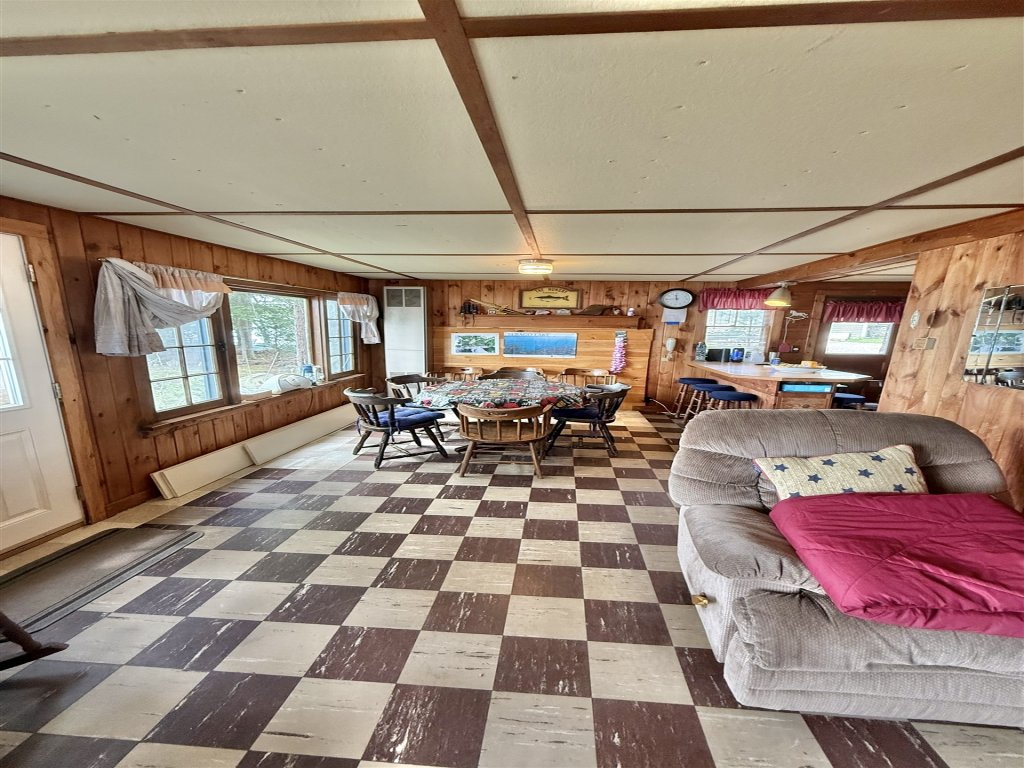 PARADISE POINT LIMIT 10 Vacation Rental in Maine - RedAwning
