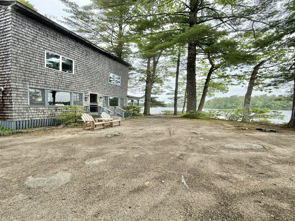 PARADISE POINT LIMIT 10 Vacation Rental in Maine - RedAwning