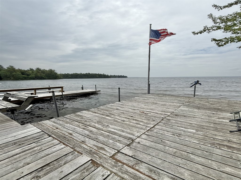 PARADISE POINT LIMIT 10 Vacation Rental in Maine - RedAwning