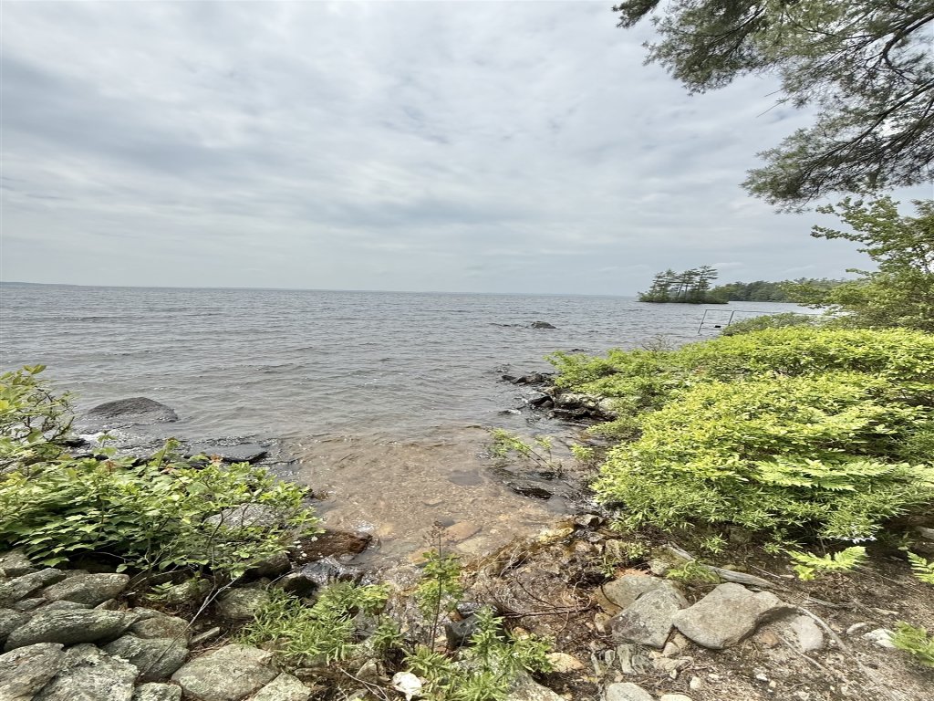 PARADISE POINT LIMIT 10 Vacation Rental in Maine - RedAwning