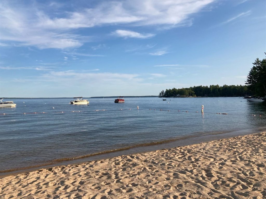 MARY'S LAKEVIEW - LIMIT 10 Vacation Rental in Maine - RedAwning
