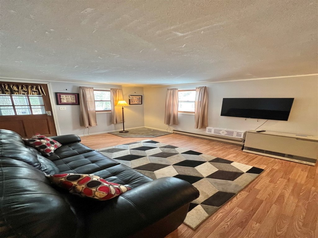 ANY SEASON ESCAPE LIMIT 10 Vacation Rental in Maine - RedAwning