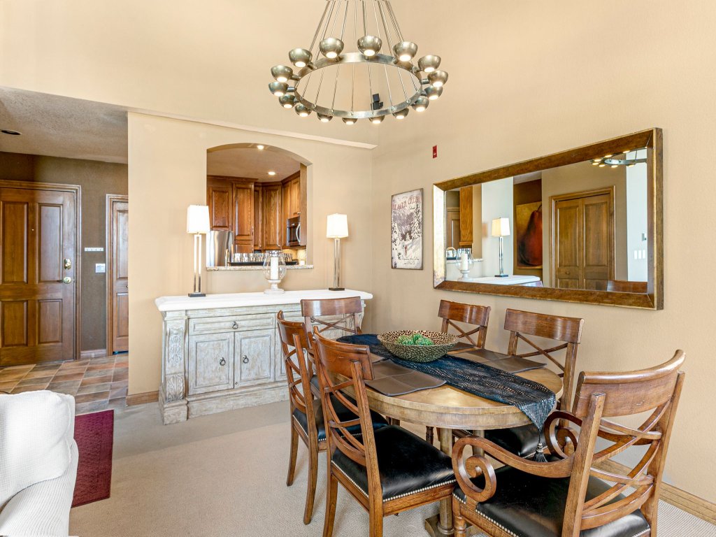 330 Chapel Square Vacation Rental in Avon - RedAwning