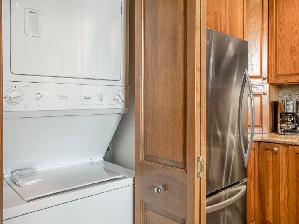 330 Chapel Square Vacation Rental in Avon - RedAwning